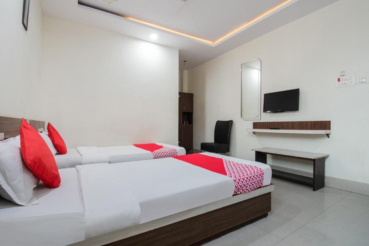 Oyo 44287 Hotel Aarav Plaza Музафарпур Екстериор снимка