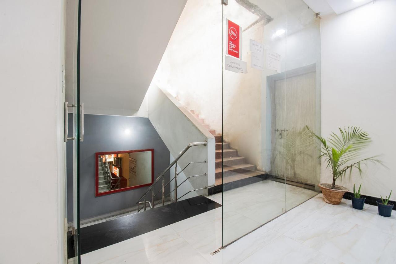 Oyo 44287 Hotel Aarav Plaza Музафарпур Екстериор снимка