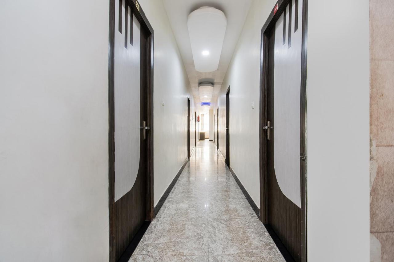 Oyo 44287 Hotel Aarav Plaza Музафарпур Екстериор снимка